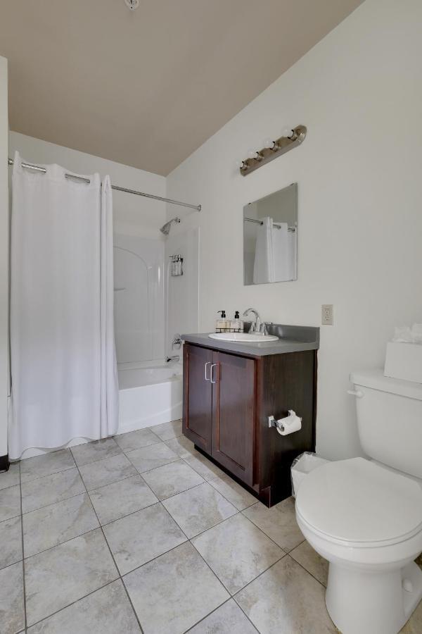 Apartment With King Bed In Downtown Louisville Bagian luar foto