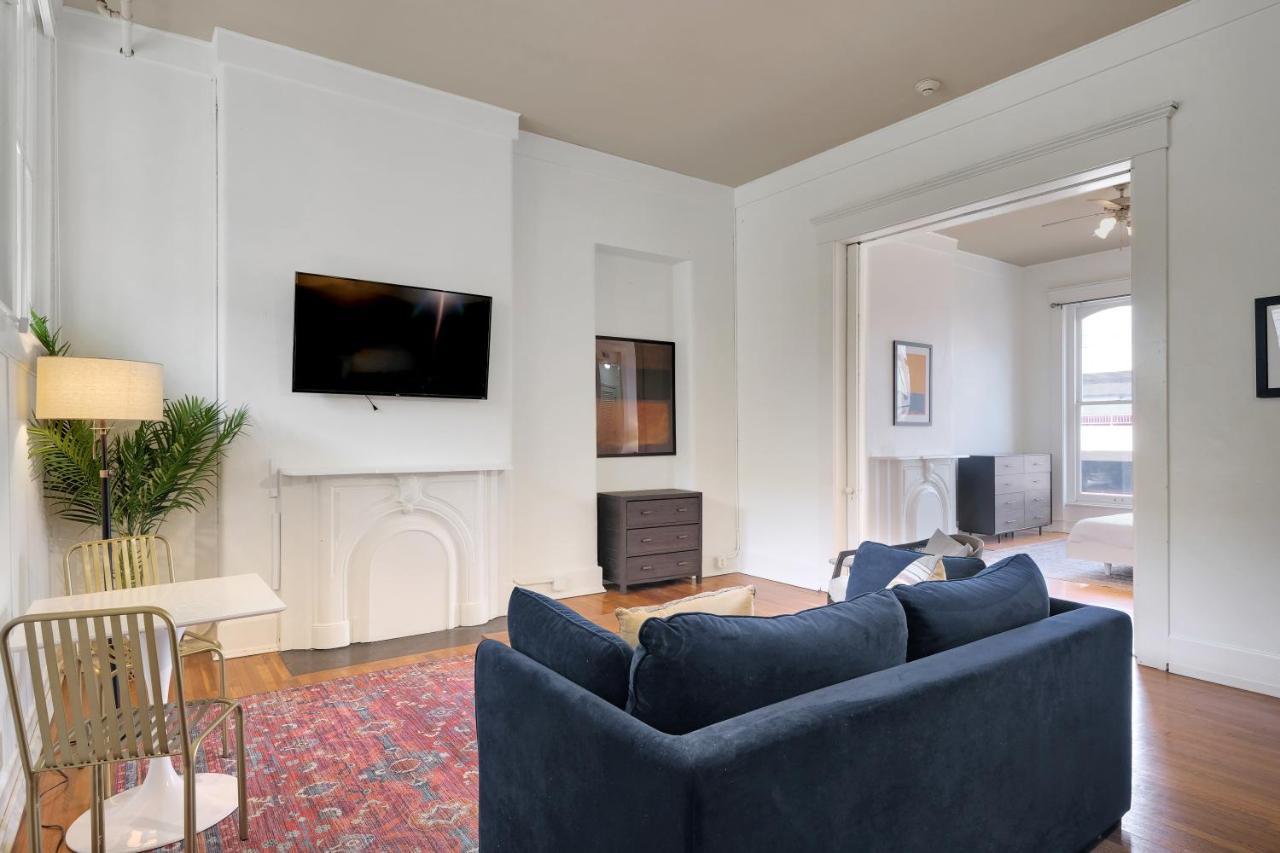 Apartment With King Bed In Downtown Louisville Bagian luar foto