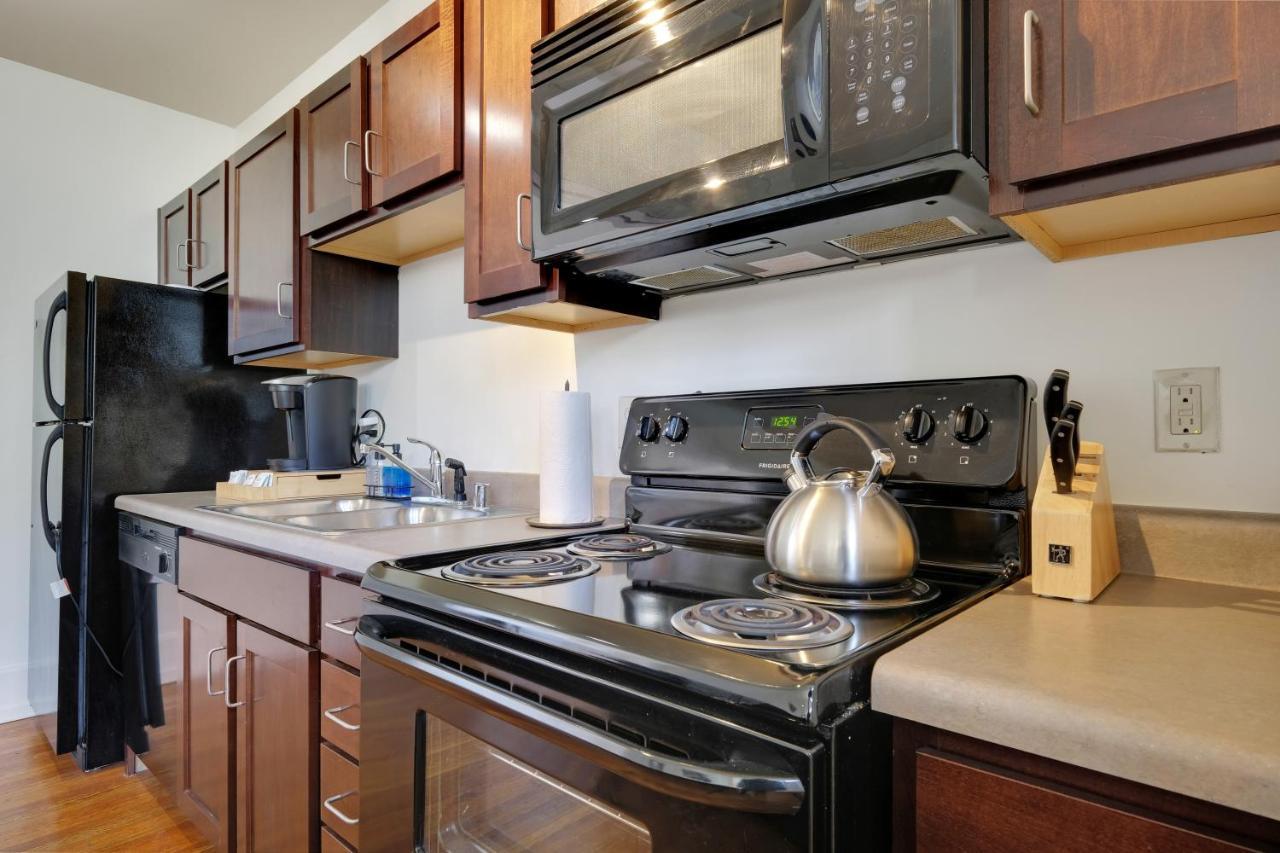 Apartment With King Bed In Downtown Louisville Bagian luar foto