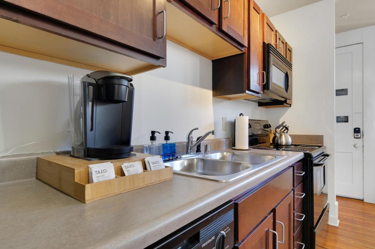 Apartment With King Bed In Downtown Louisville Bagian luar foto