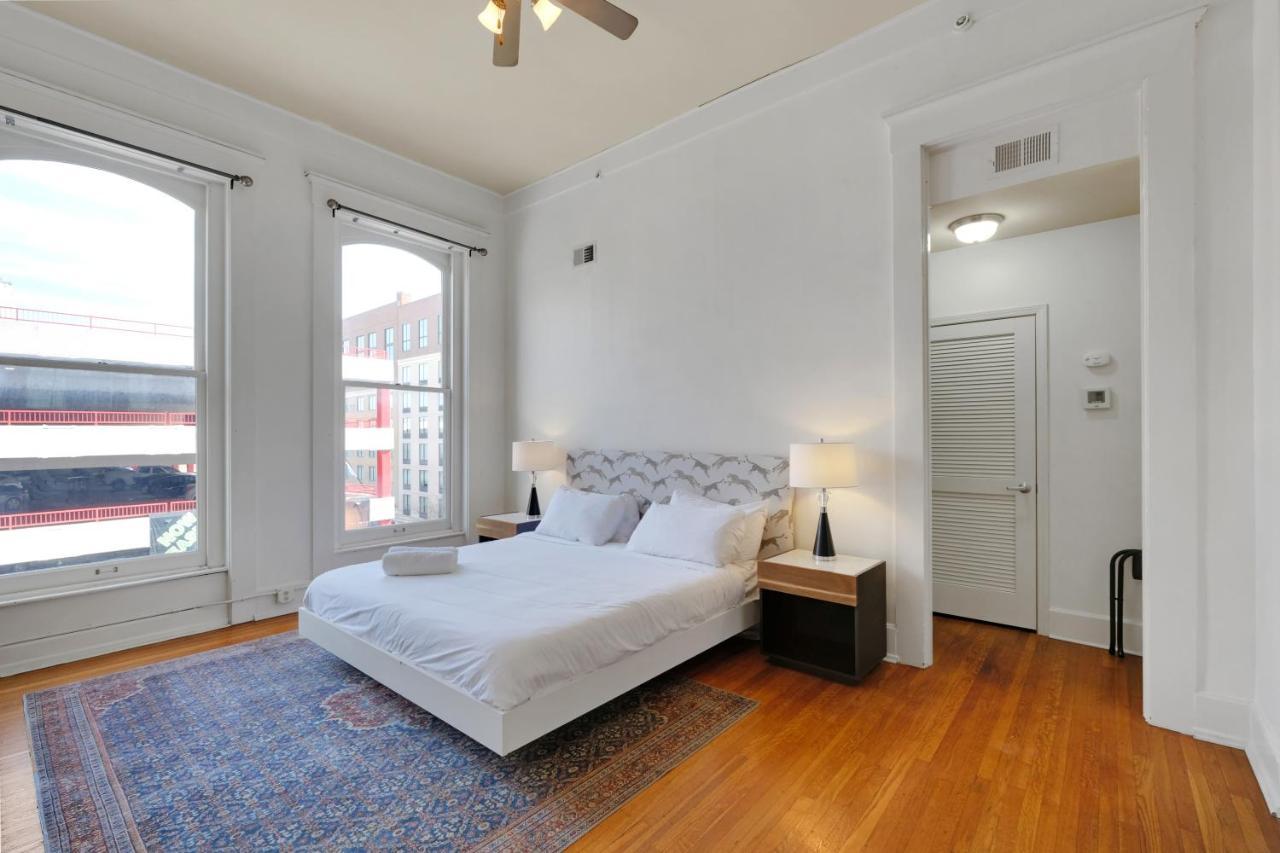 Apartment With King Bed In Downtown Louisville Bagian luar foto